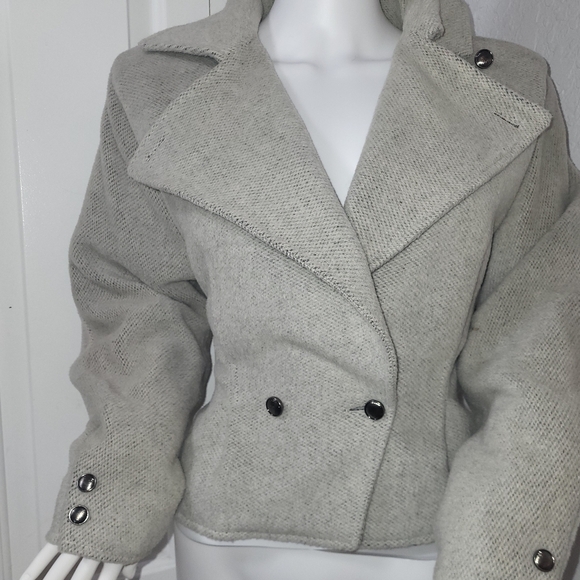 Ungaro Stylish Gray Double-Breasted Jacket - Picture 3 of 5